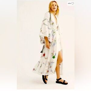 Fillyboo White Floral Long Sleeve Maxi Dress